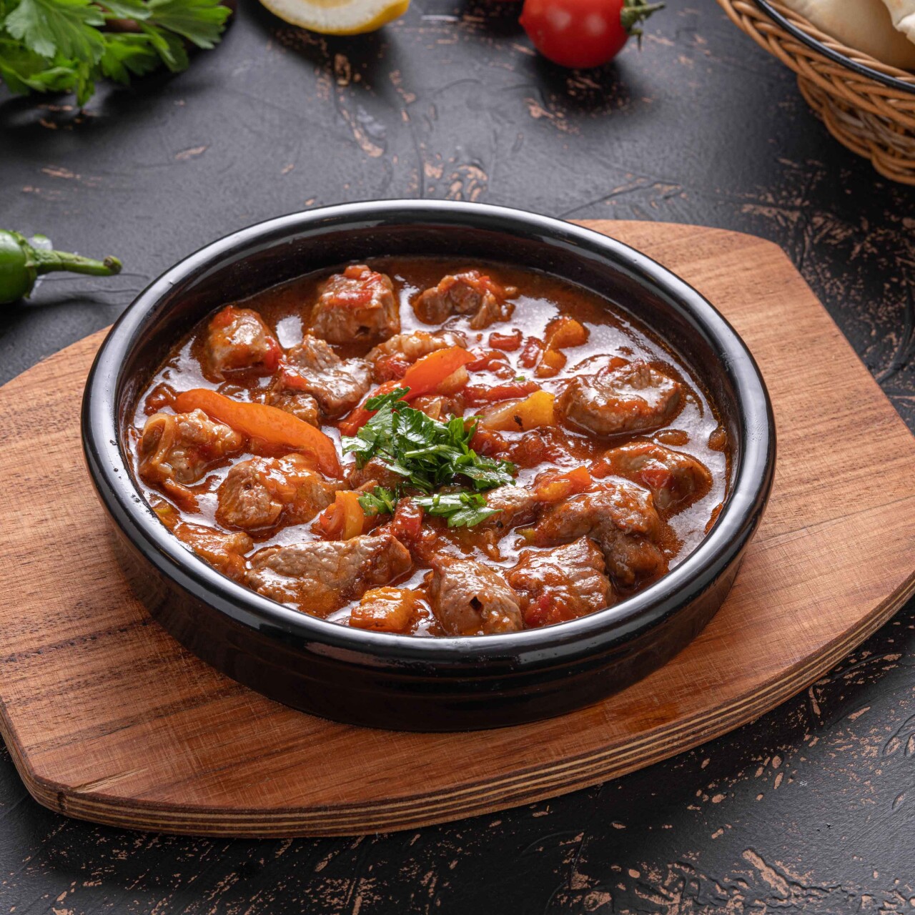لحمة  قطع بالفخارة